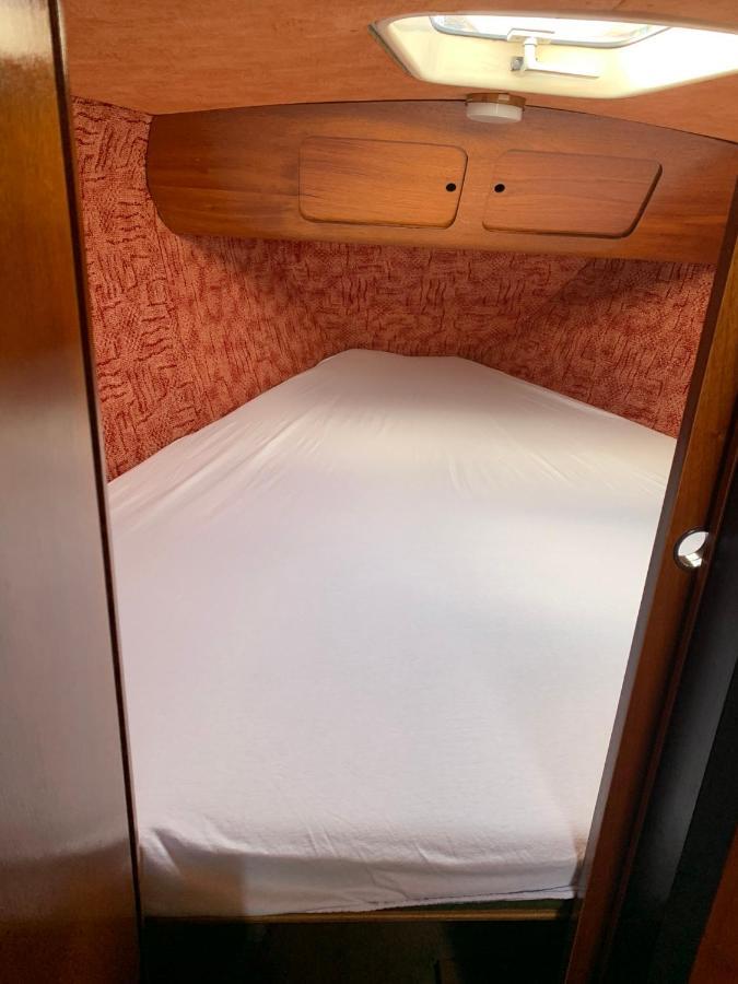 Ubytovani Na Jachte Hotel Lipno nad Vltavou Ngoại thất bức ảnh